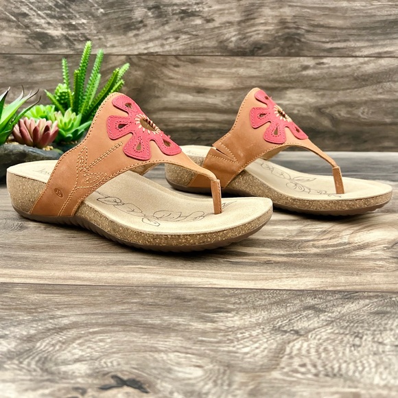 NIB Josef Seibel Natalya 09 Floral Leather Wedge Thong Sandal Cognac Combi - Picture 5 of 15